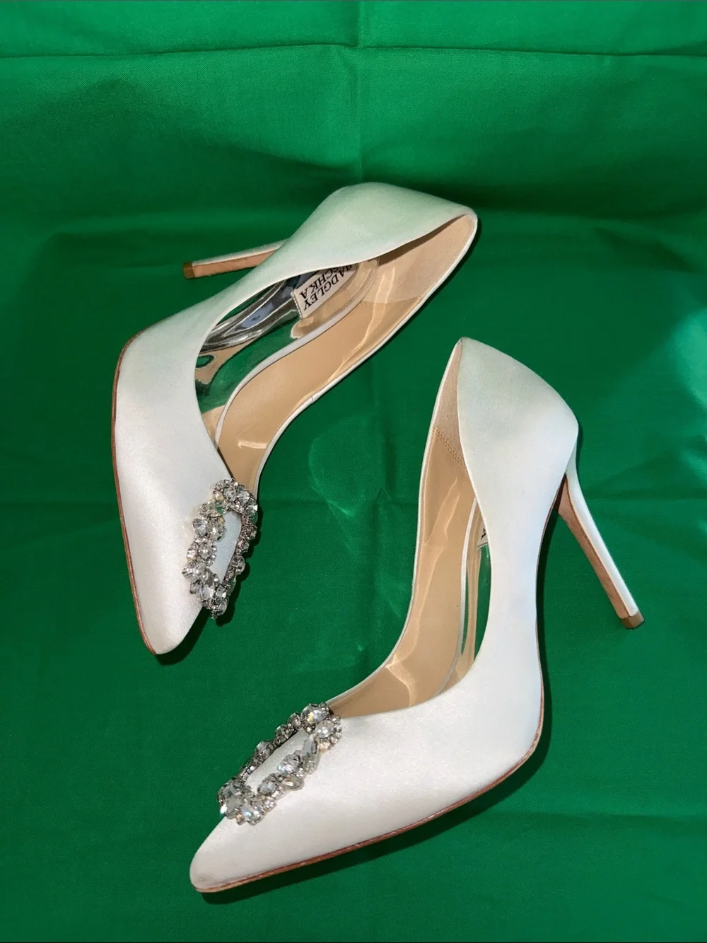 Badgley Mischka White Satin Pointed Toe Pumps with Crystal Buckle🤍